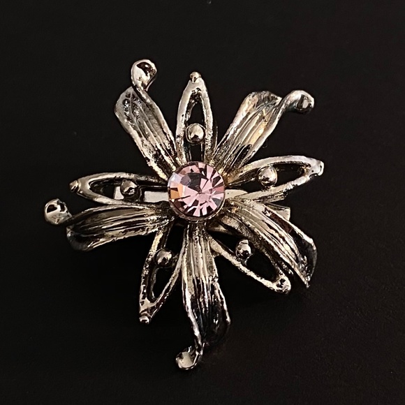 Small Brooch Pin - Picture 2 of 2